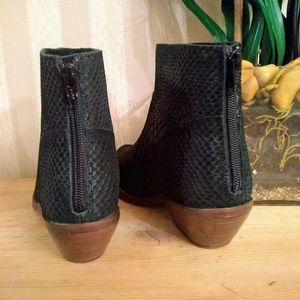 diba zora bootie